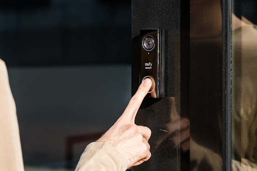 15 Trendy Security Products to Sell-Smart Doorbells